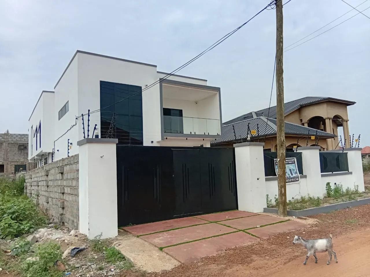 4bdrm House in Tdc Housing, Community 25 for sale - 4 bedroom House in Greater Accra, Tema Metropolitan, Community 25 - Sale