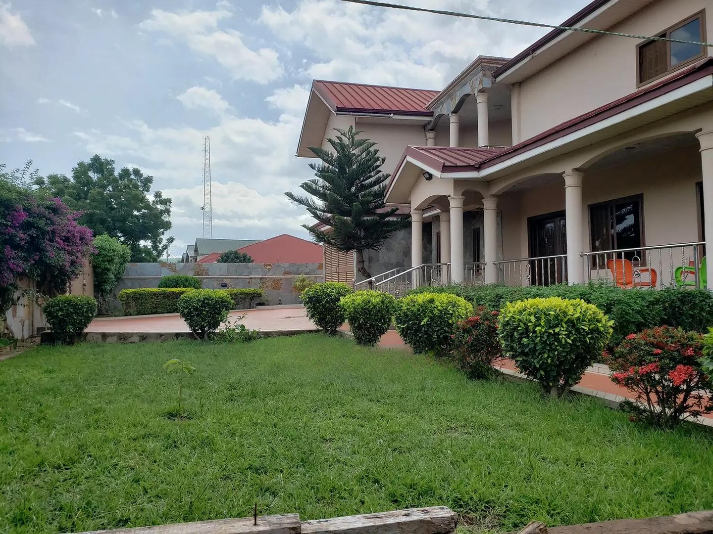 5bdrm House in E A Properties, Valley View Area for rent - 5 bedroom House in Greater Accra, Oyibi, Valley View Area - Rent