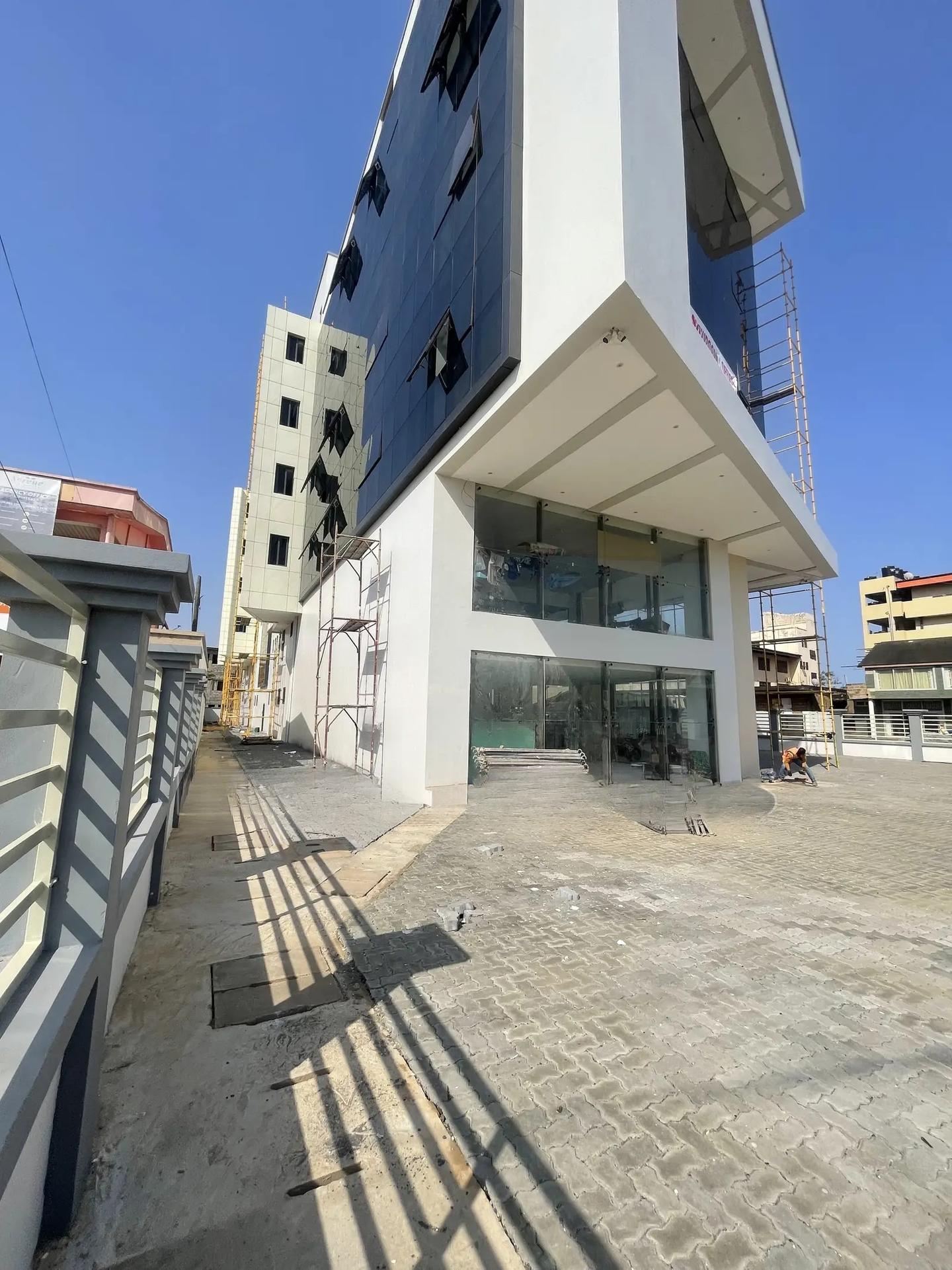 Showroom for Commercial Purposes - Commercial in Greater Accra, Spintex, Coca Cola - Rent