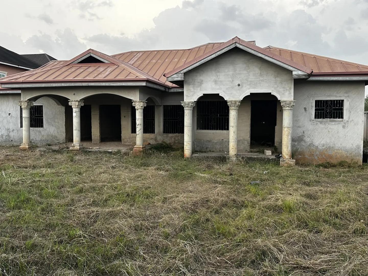 7bdrm House in Ahenema Kokoben, for sale - 7 bedroom House in Ashanti, Kumasi Metropolitan - Sale