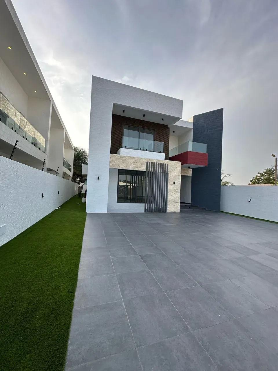 4bdrm House in East Legon, A&C Mall Area for rent - 4 bedroom Commercial in Greater Accra, East Legon, A&C Mall Area - Rent