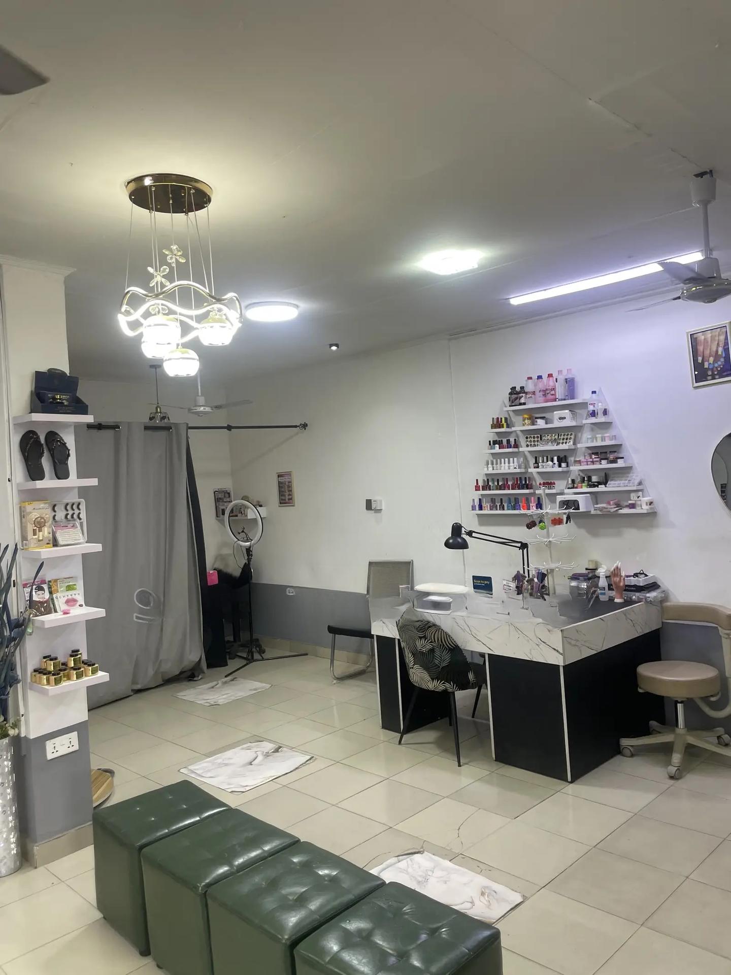 Beauty Shop for Rent - Commercial in Greater Accra, Kasoa, Kasoa New Market - Rent
