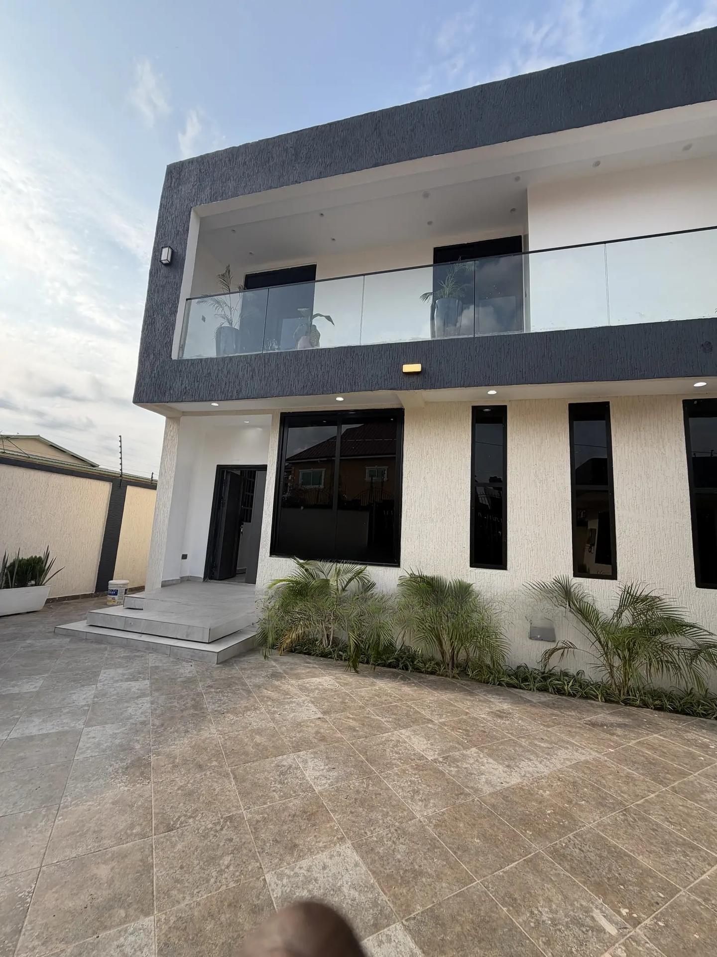4bdrm Townhouse/Terrace in Atasomanso, Kumasi Metropolitan for sale - 4 bedroom House in Ashanti, Kumasi Metropolitan - Sale