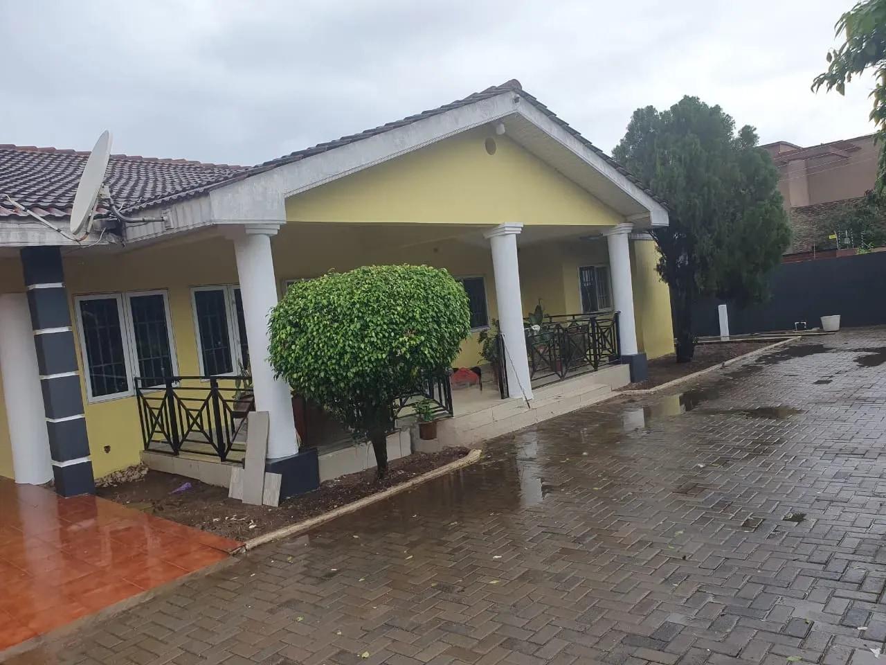 7bdrm Bungalow in Ab Richie Properties, Station Area for sale - 7 bedroom House in Greater Accra, Taifa-Burkina, Taifa-Burkina Station - Sale