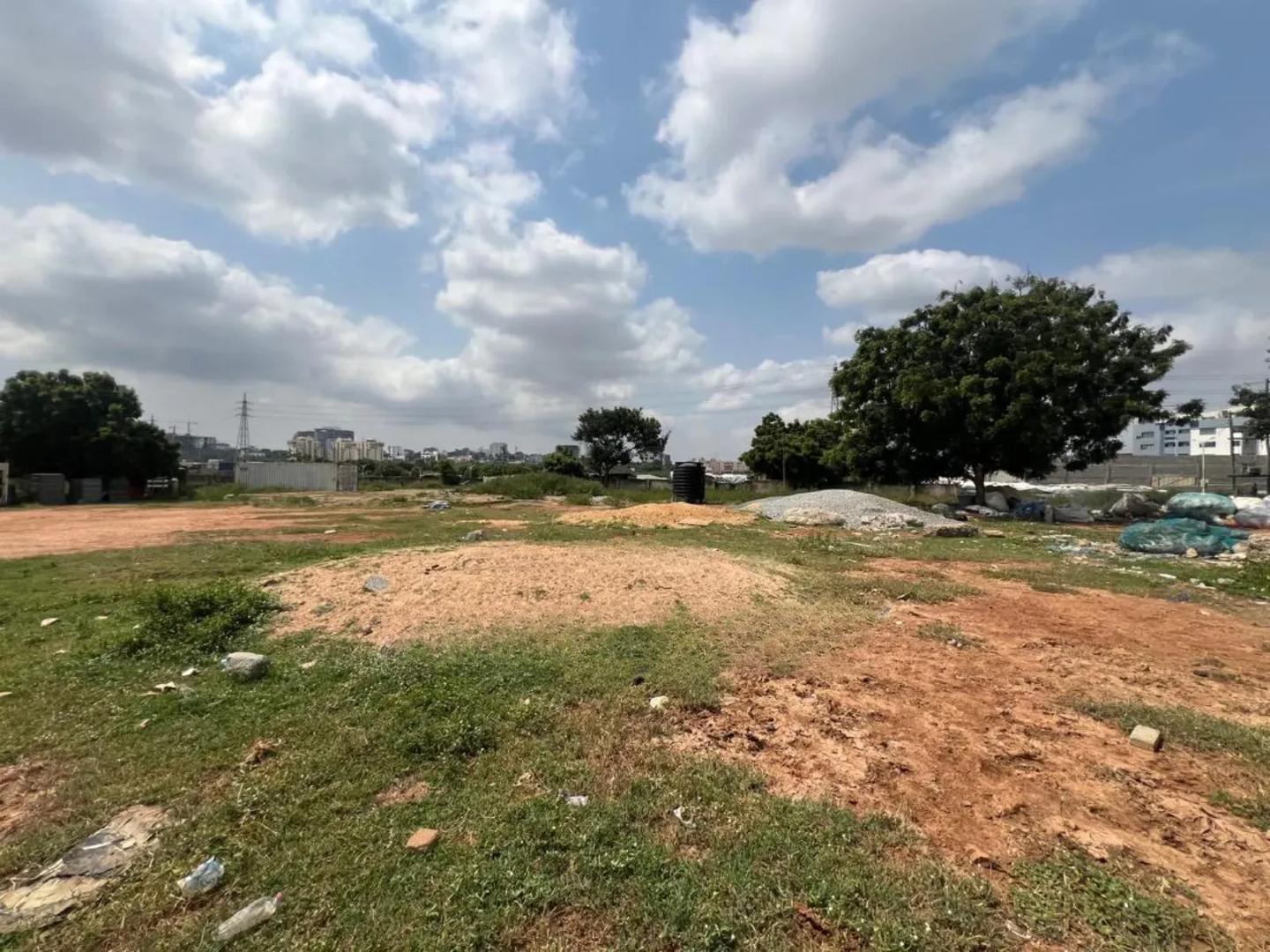 4 Acre Land at Airport Area, Near Accra Mall - Land in Greater Accra, Accra Metropolitan - Sale