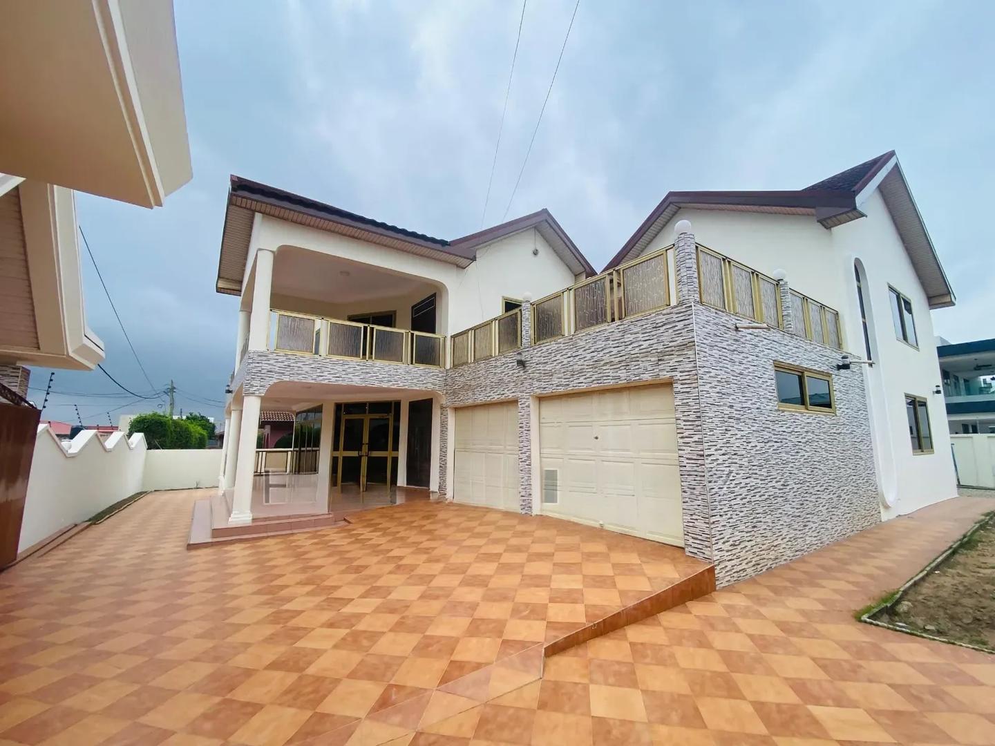 8bdrm House in East Legon, Police Station for rent - 8 bedroom House in Greater Accra, East Legon, East Legon Police Station - Rent