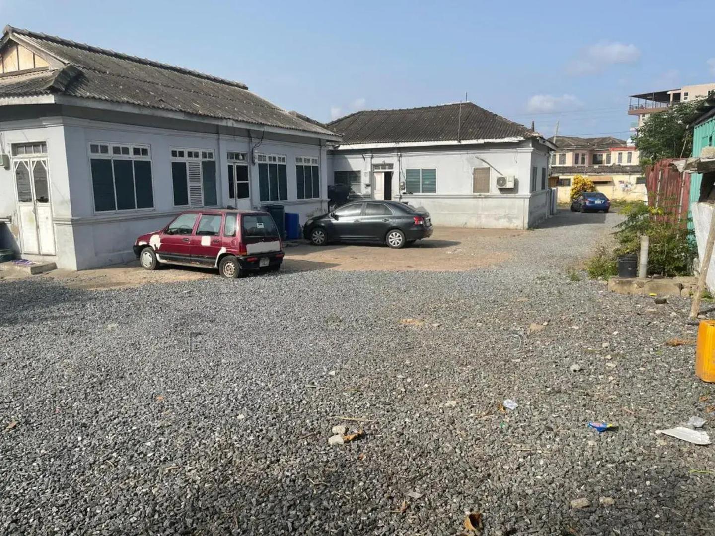 Commercial Property Close to OSU Oxford Street - Commercial in Greater Accra, Accra Metropolitan - Sale