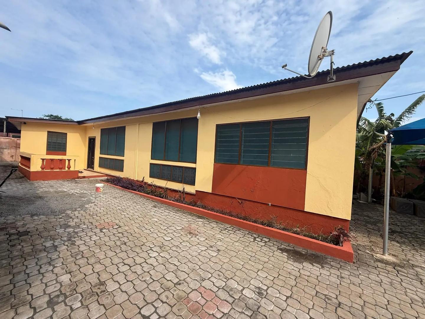 4bdrm Apartment in Awoshie, Last Stop for rent - 4 bedroom Apartment in Greater Accra, Awoshie, Awoshie Last Stop - Rent