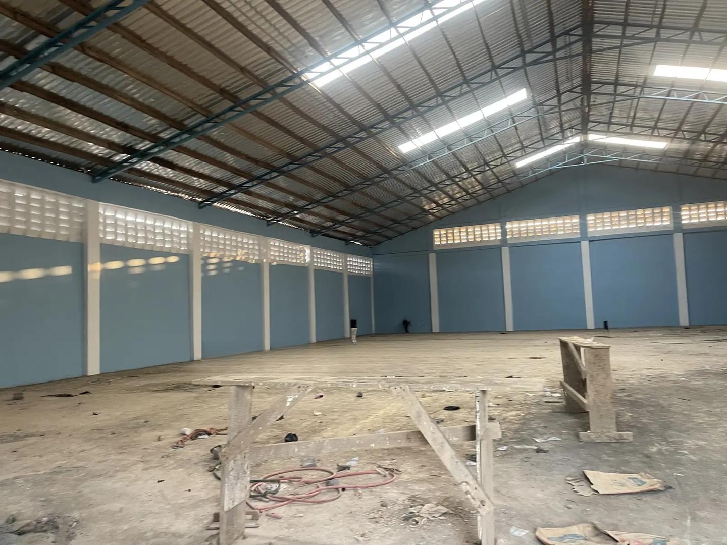 1,200 SQM Warehouse + 6bedrooms at Achimota for Rent - 6 bedroom Commercial in Greater Accra, Achimota - Rent
