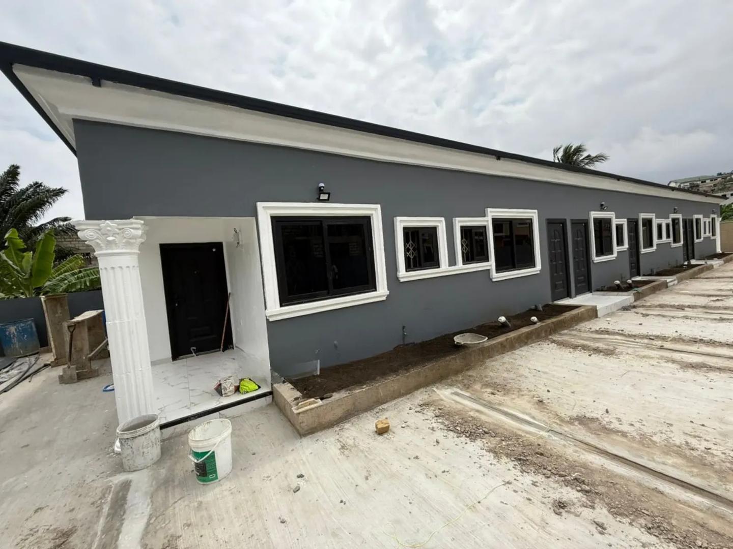 Seven Bedroom for Sale Awoshie 1.700.000 - Apartment in Greater Accra, Awoshie - Sale