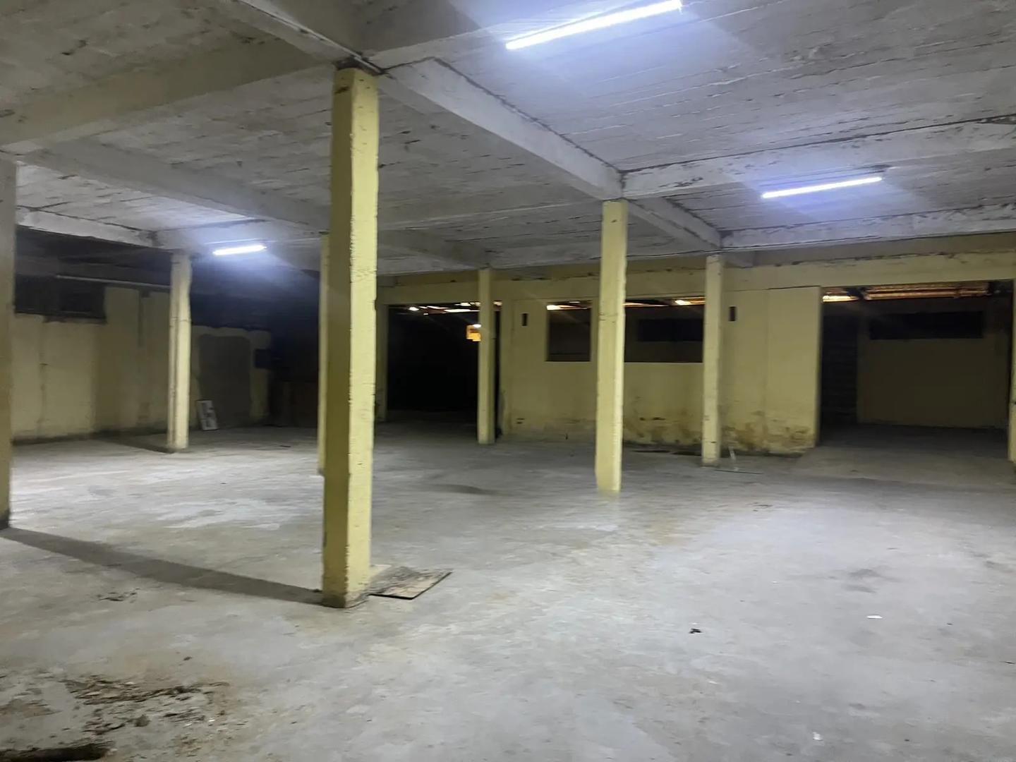 1,200 SQM Showroom at North Kaneshie Industrial Area for Rent - Commercial in Greater Accra, North Industrial Area - Rent