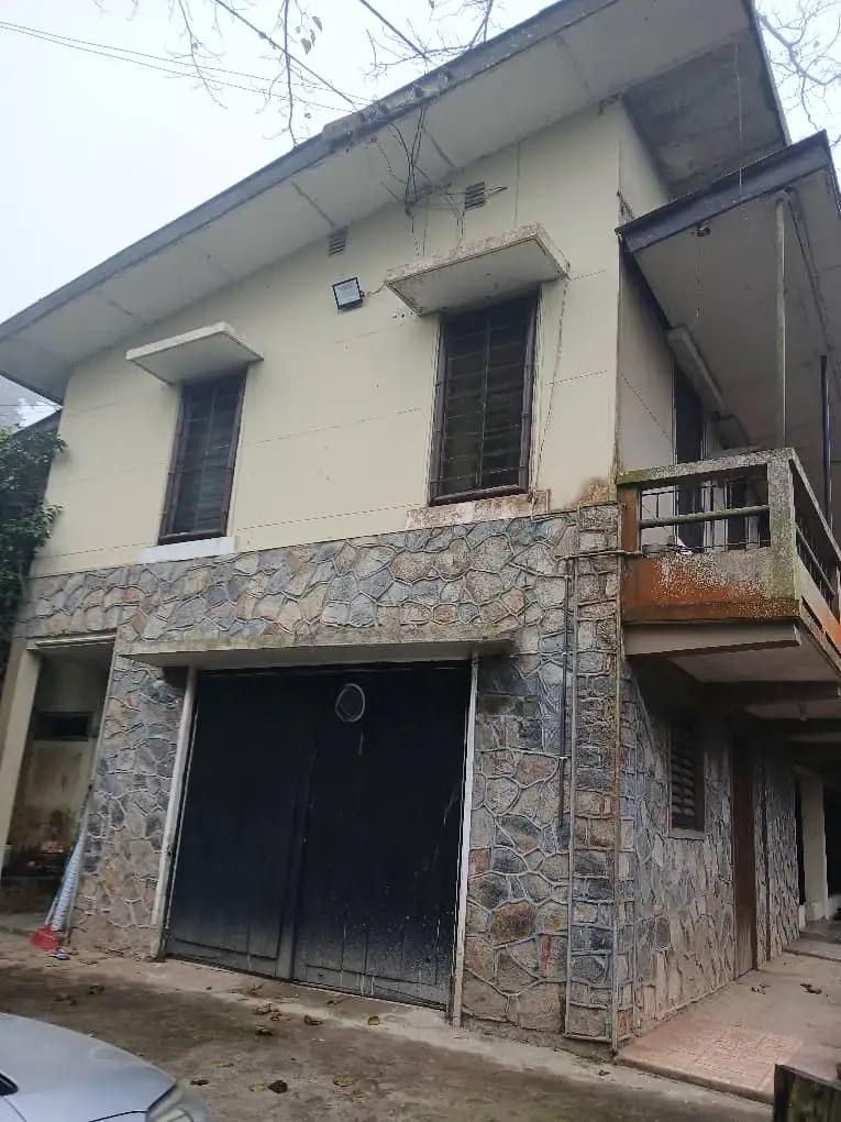 4bedroom House on 18plot of Land for Sale. - 4 bedroom Commercial in Eastern Region, Akuapim South, Aburi - Sale
