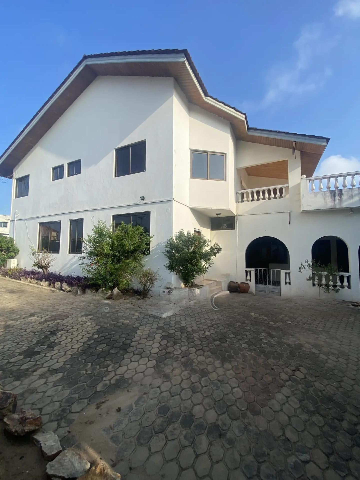 7bdrm House in Mainstay Estates, Airport Residential Area for rent - 7 bedroom House in Greater Accra, Airport Residential Area - Rent