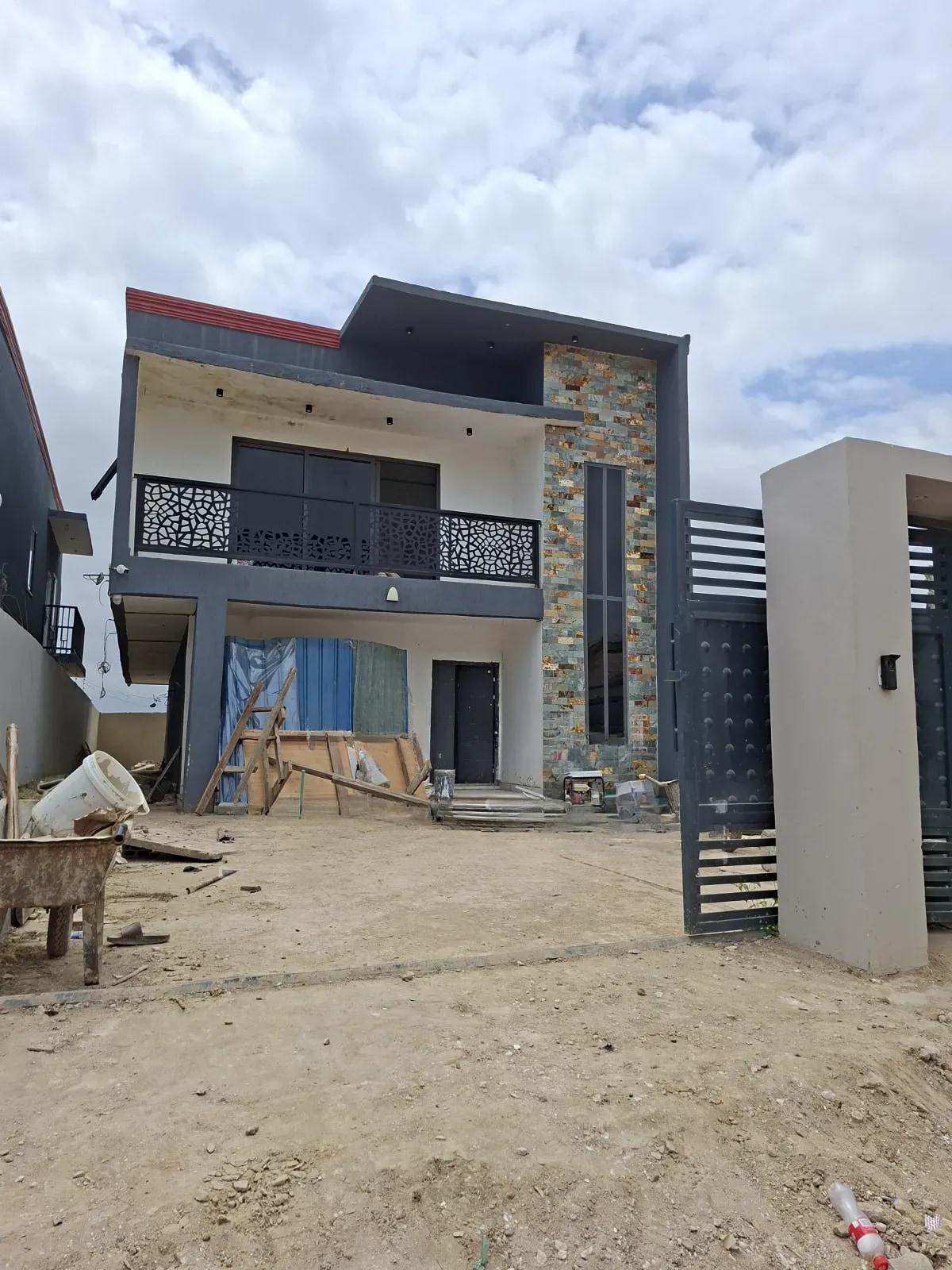 4bdrm Duplex in Kemt Jomes, Accra Metropolitan for sale - 4 bedroom House in Greater Accra, Accra Metropolitan - Sale