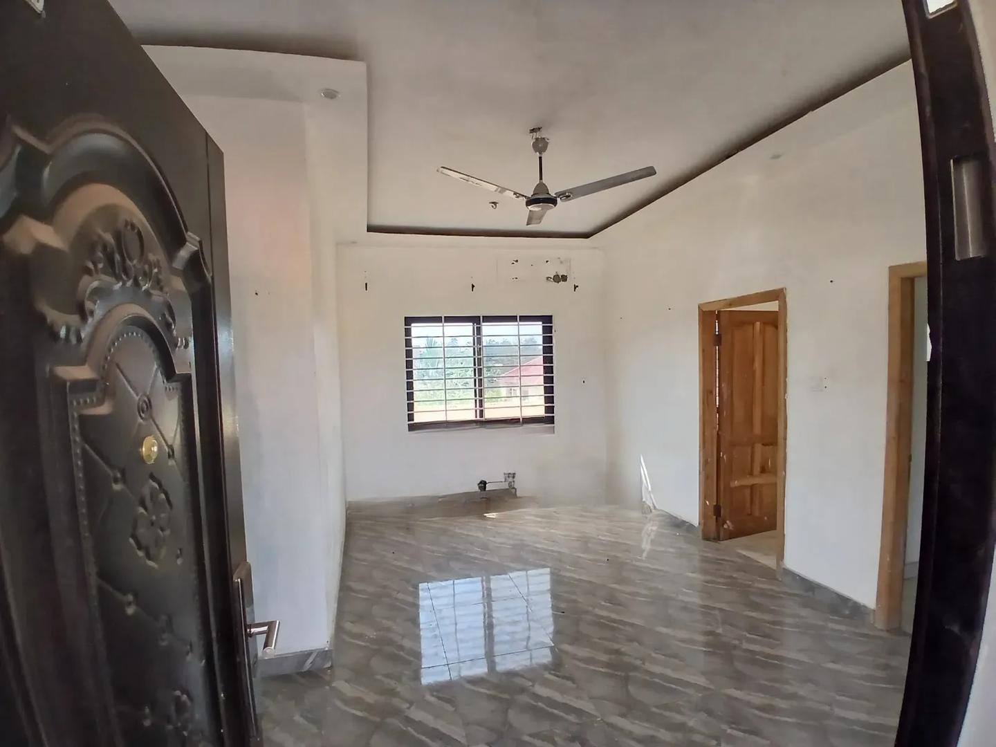 2bdrm Office Space in Adenta Sakora for Rent - 2 bedroom Commercial in Greater Accra, Adenta, Sakora - Rent
