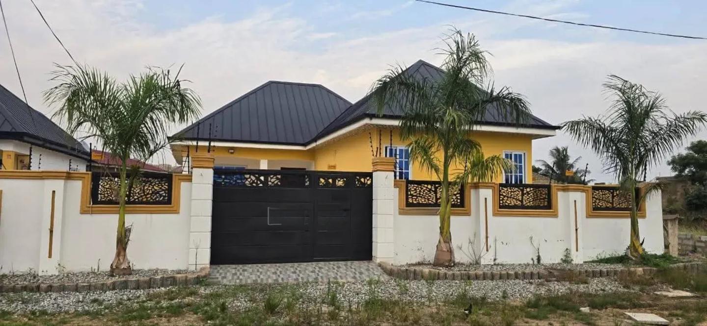 3bdrm House in Dgproperties, Ablekuma for sale - 3 bedroom House in Greater Accra, Ablekuma - Sale