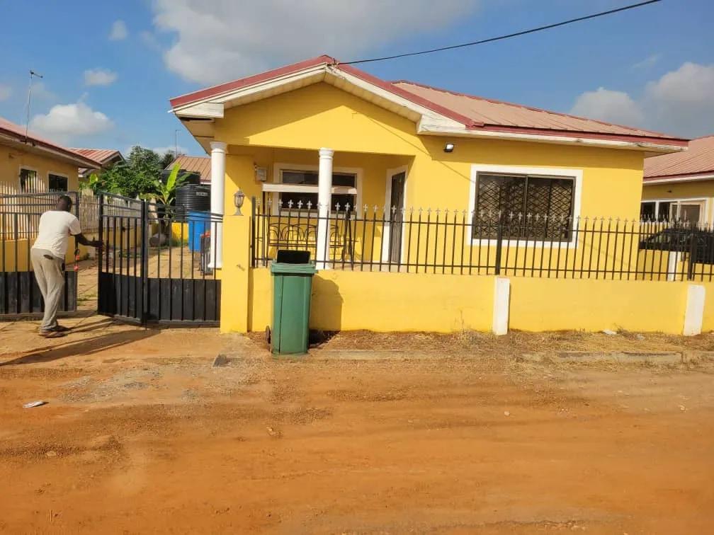 2bdrm House in Community 25 for sale - 2 bedroom House in Greater Accra, Tema Metropolitan, Community 25 - Sale