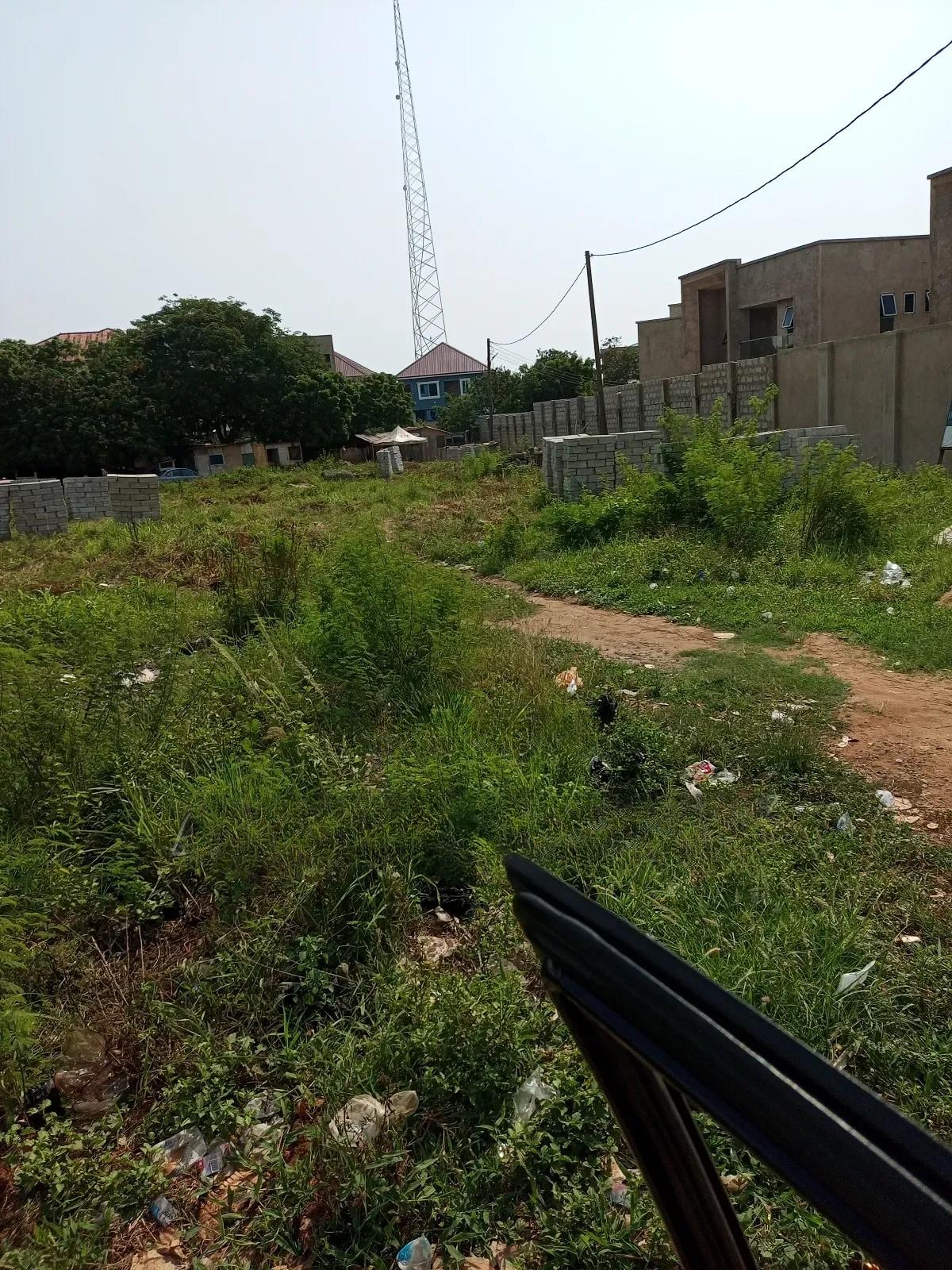 TDC Documented Two Plots at Sakumono Estates - Land in Greater Accra, Tema Metropolitan, Sakumono - Sale
