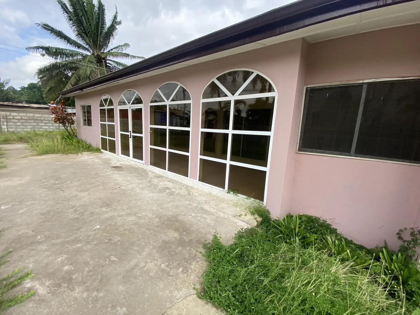 Space for Rent (5 Bedrooms) for Office, Restaurant - 5 bedroom Commercial in Greater Accra, East Legon - Rent