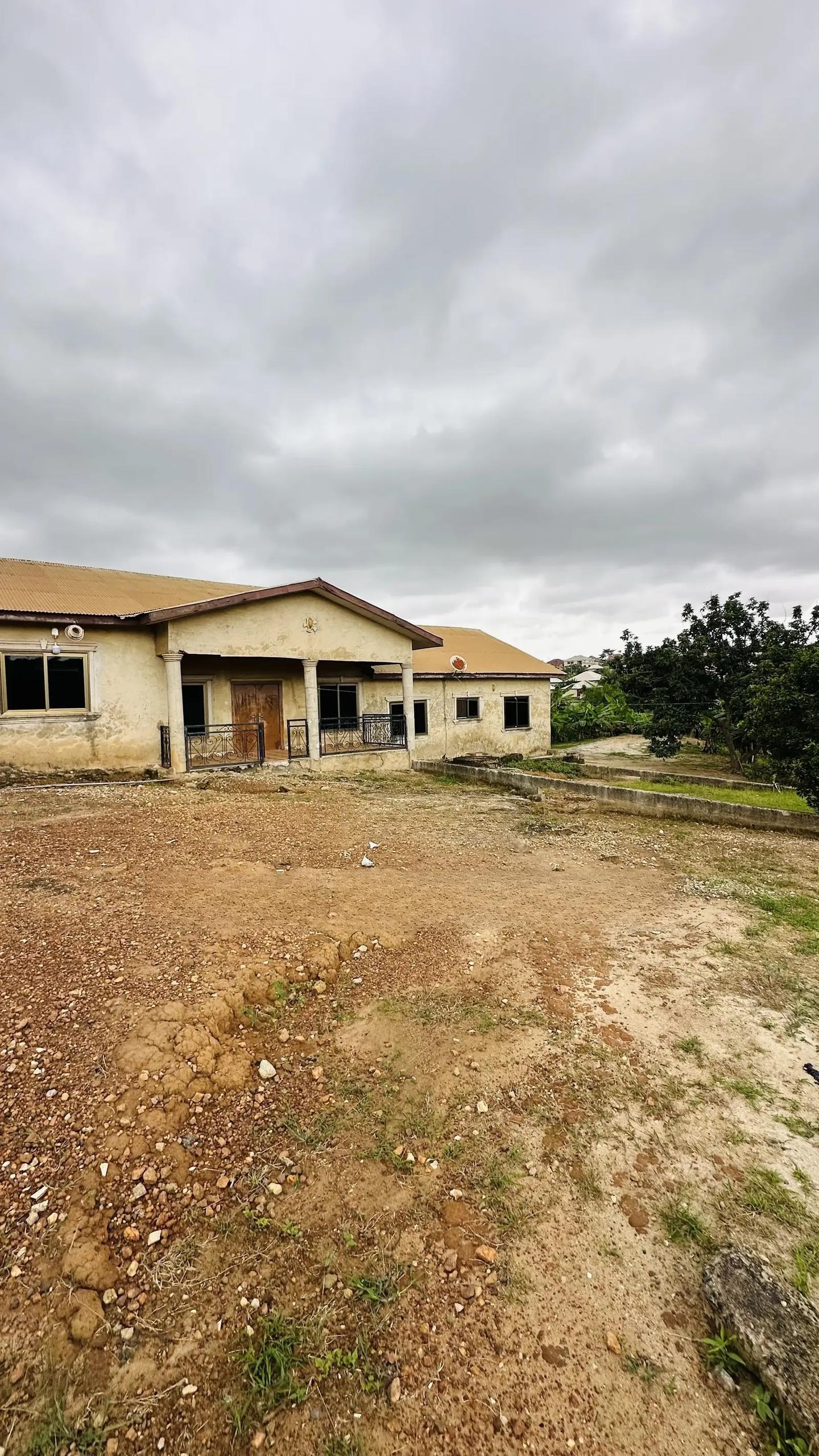Furnished 5bdrm House in Atwima Kwanwoma for sale - 5 bedroom House in Ashanti, Atwima Kwanwoma - Sale