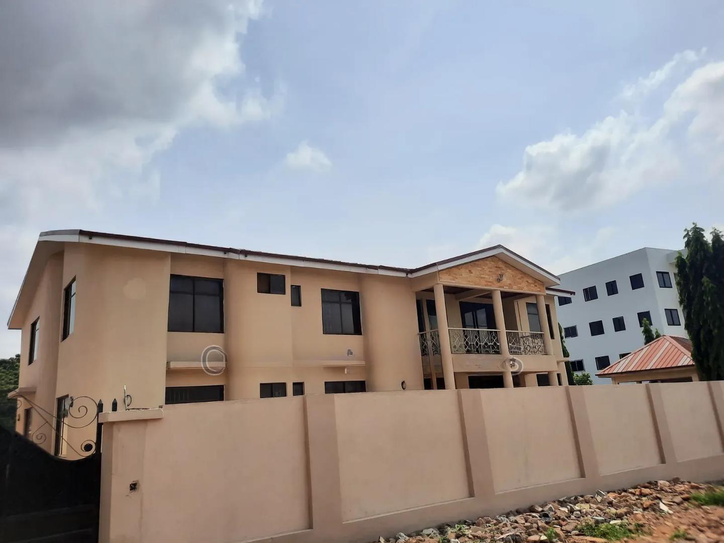 9bdrm Duplex in Shalom Estate, for sale - 9 bedroom House in Greater Accra, Adenta - Sale