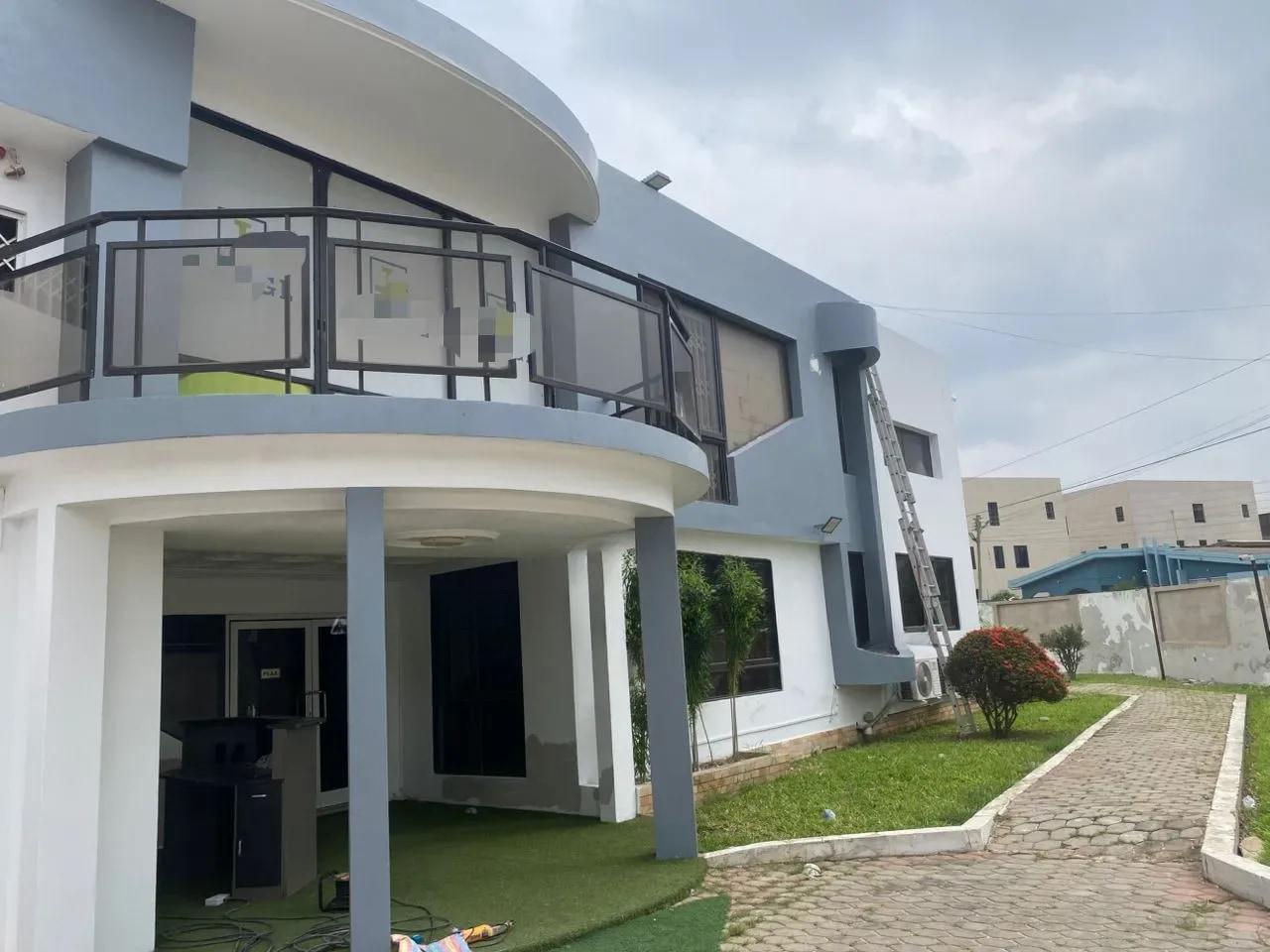 Office Space for Rent at Dzorwulu - Commercial in Greater Accra, Dzorwulu - Rent