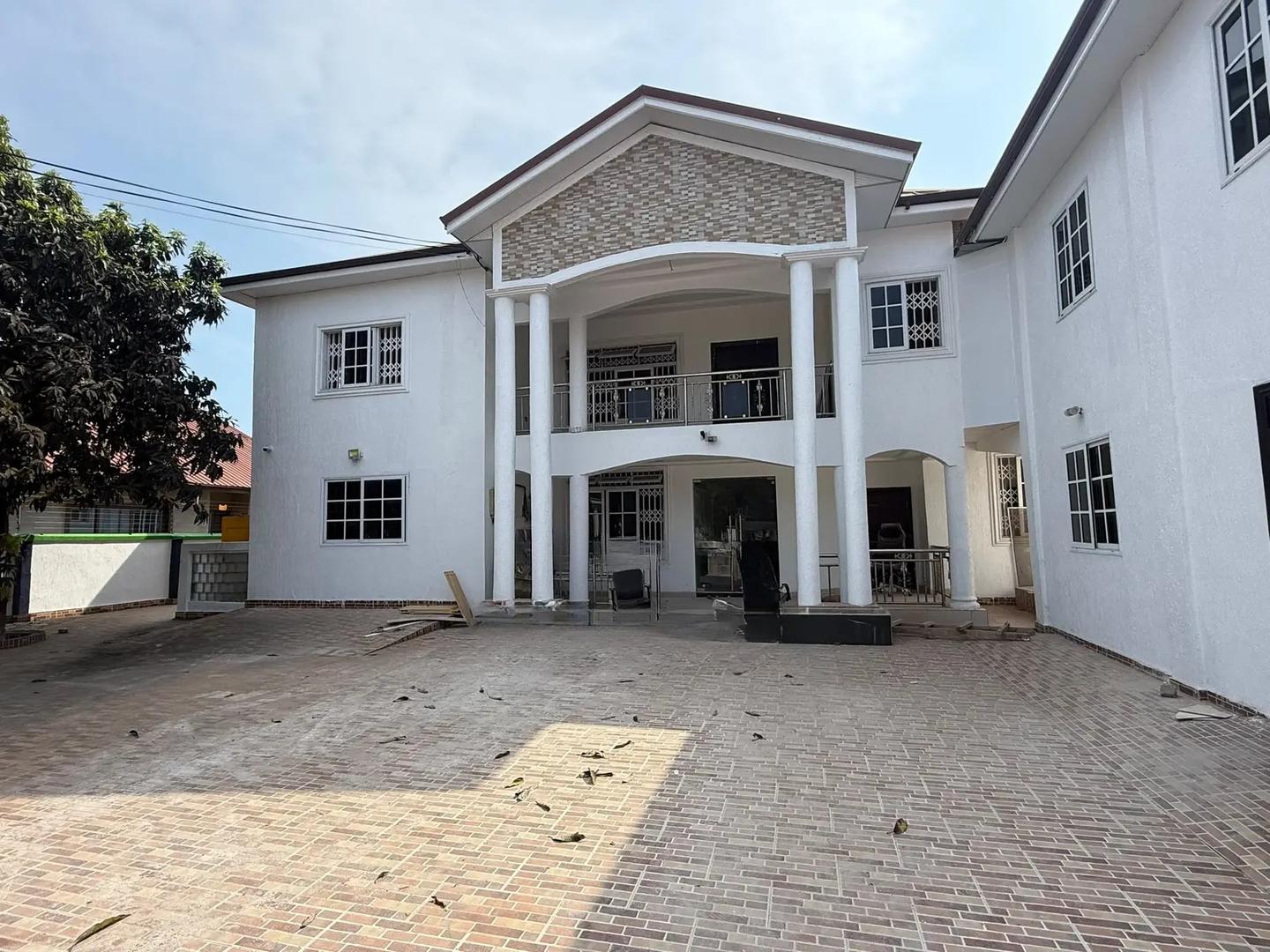19 Bedrms Furnished Hospital for Sale at Kasoa - Commercial in Greater Accra, Kasoa, Pentecost / Kasoa - Sale