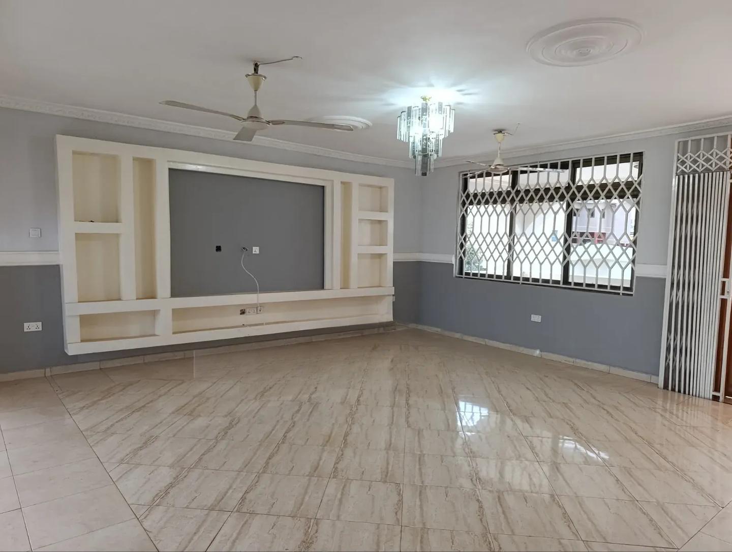 3bdrm Apartment in Adenta, Housing Down for rent - 3 bedroom Apartment in Greater Accra, Adenta, Housing Down - Rent
