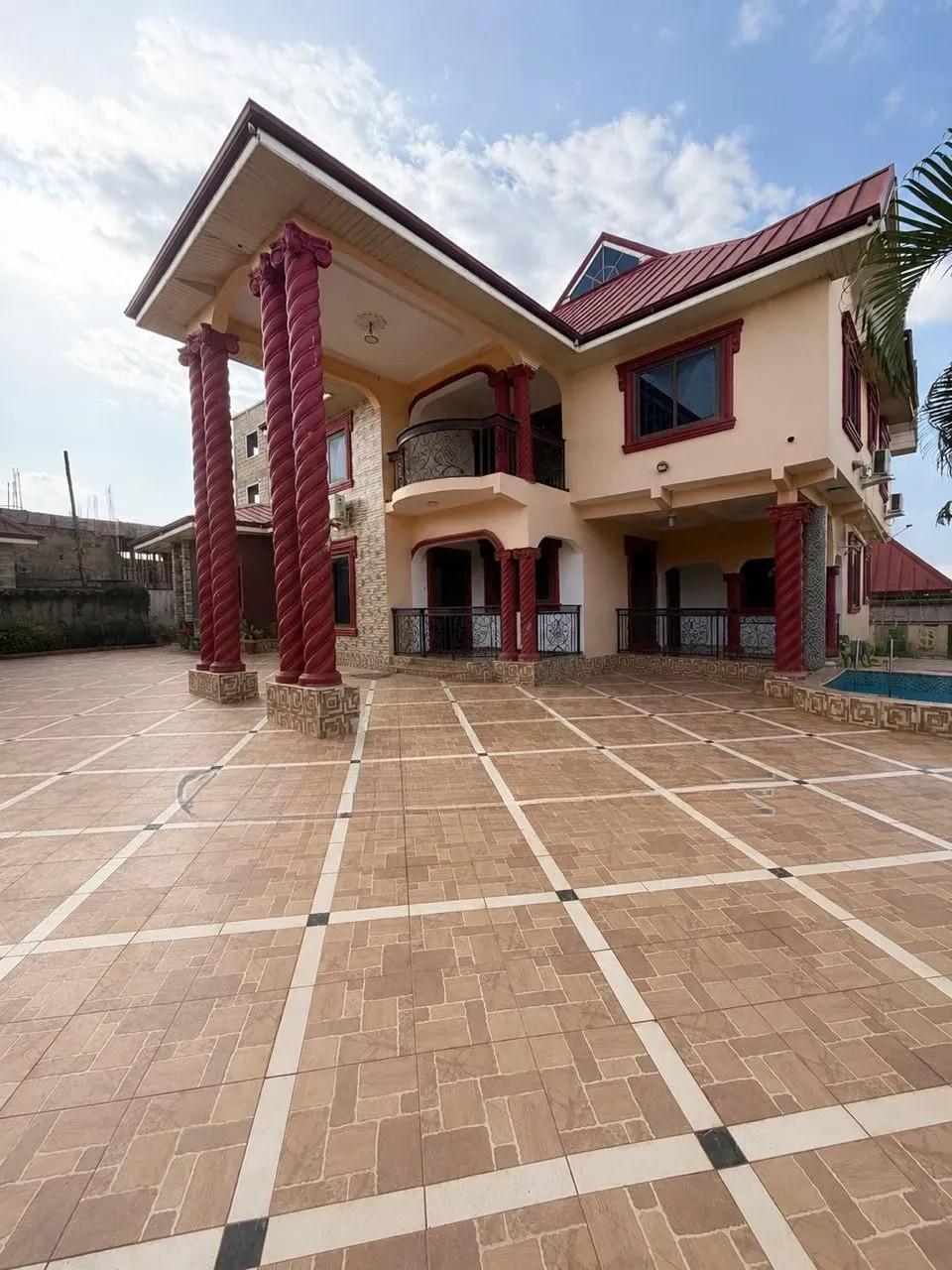 5bdrm House in Agric Akyremade, Kumasi Metropolitan for sale - 5 bedroom House in Ashanti, Kumasi Metropolitan - Sale