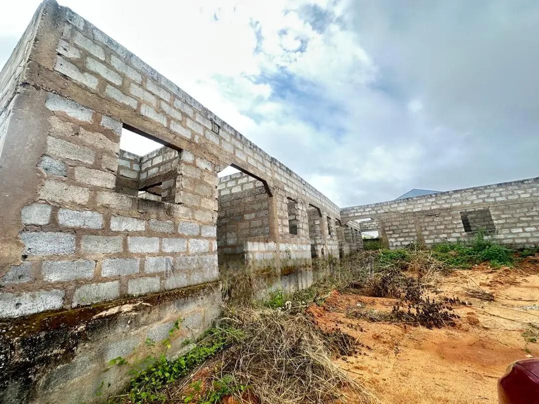 7bdrm Apartment in Amasaman for sale - 7 bedroom Apartment in Greater Accra, Ga West Municipal, Amasaman - Sale