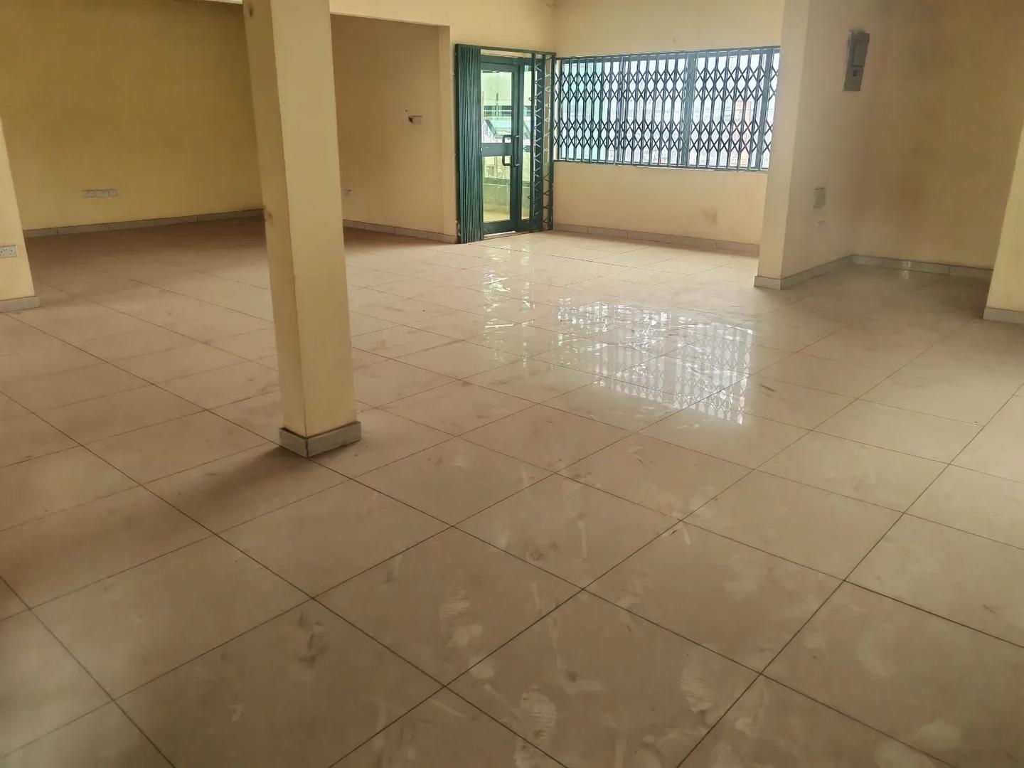 Office Space, Warehouse and Shop - Commercial in Greater Accra, Ashaiman Municipal - Rent