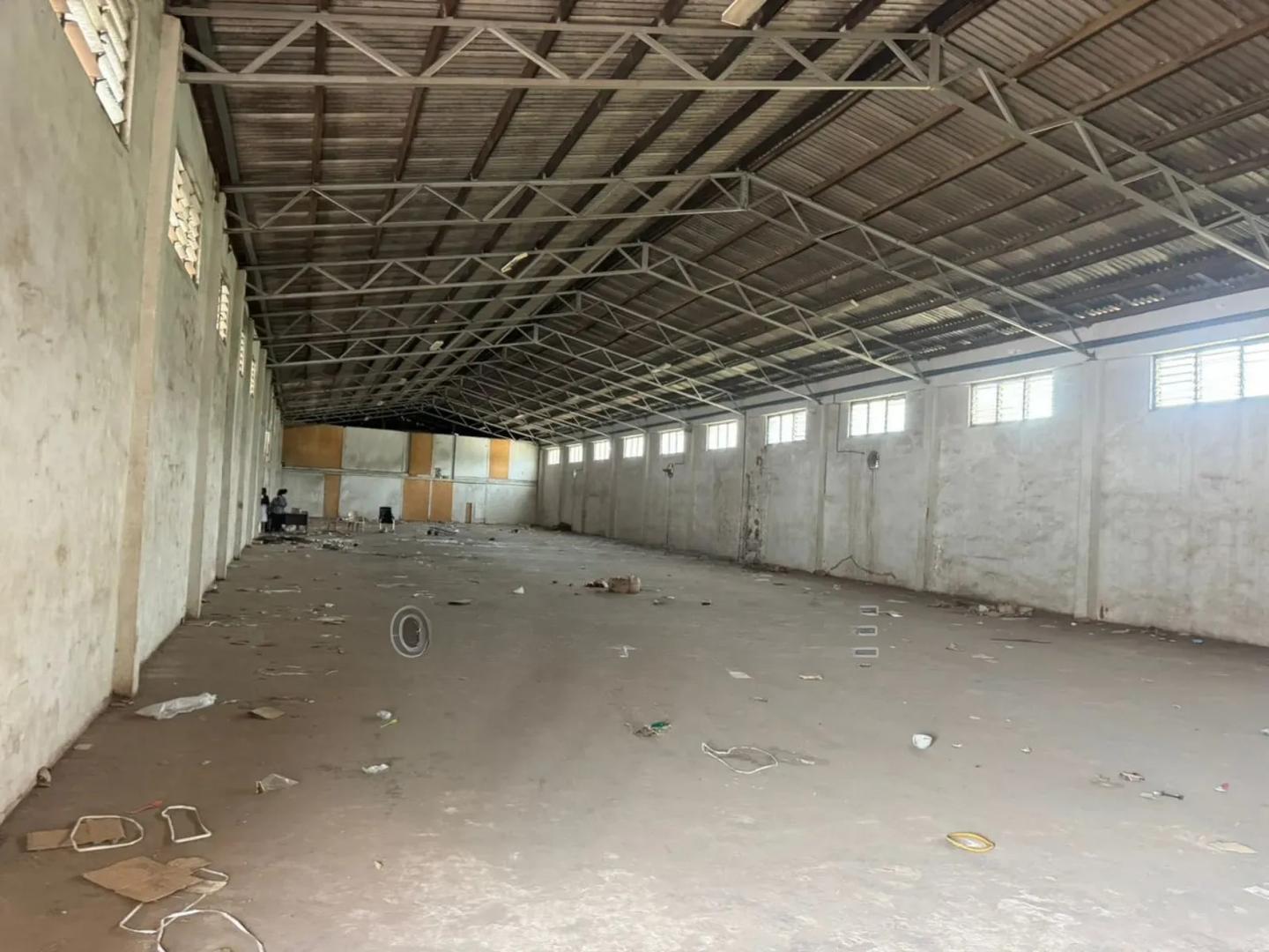880 SQM Warehouse for Rent at North Industrial Area Price Is $4 Per Sq - Commercial in Greater Accra, North Industrial Area - Rent
