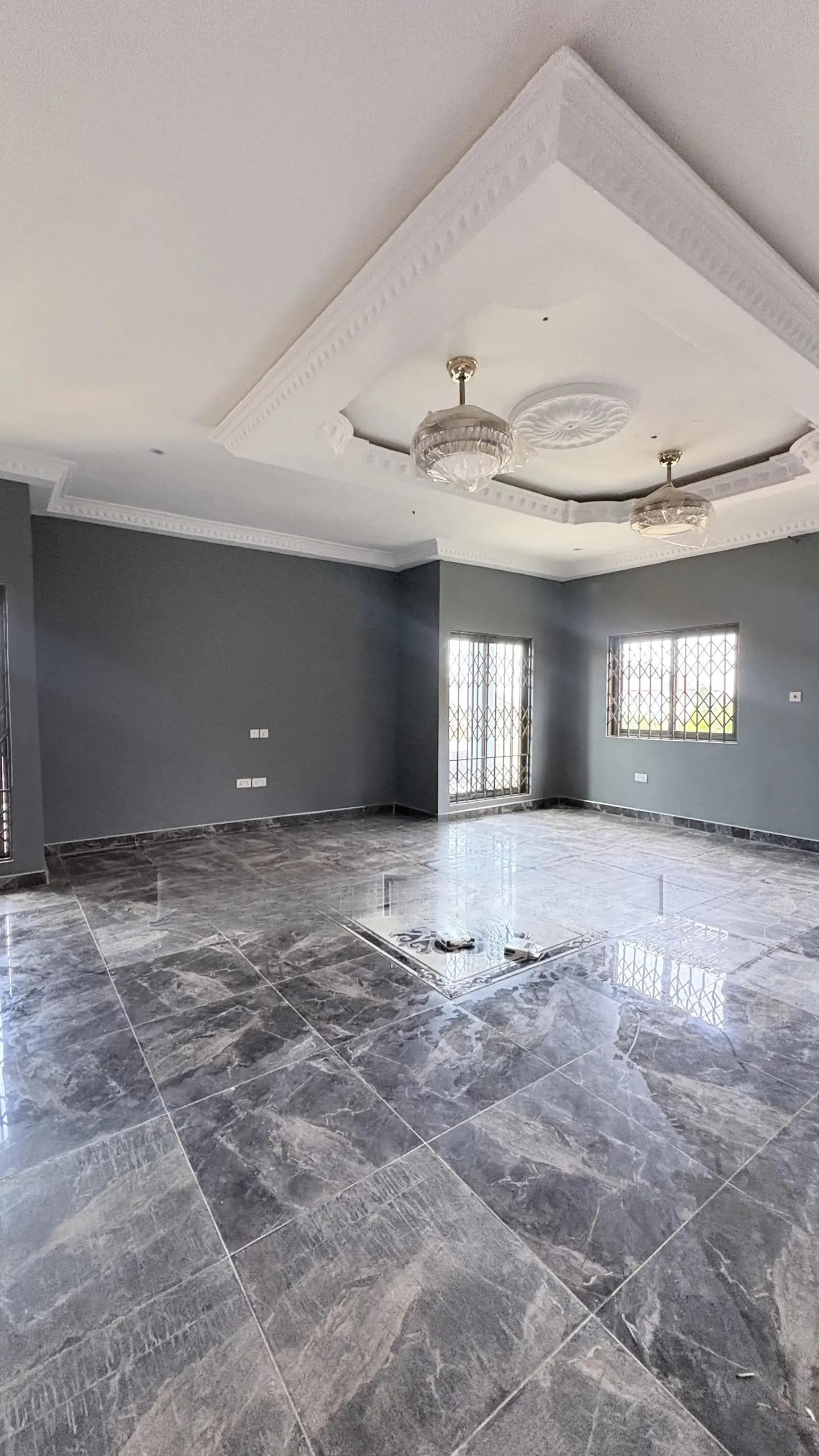 6bdrm Apartment in Mr. Justice Estate, Bortiano for rent - 6 bedroom Apartment in Greater Accra, Weija, Bortiano - Rent