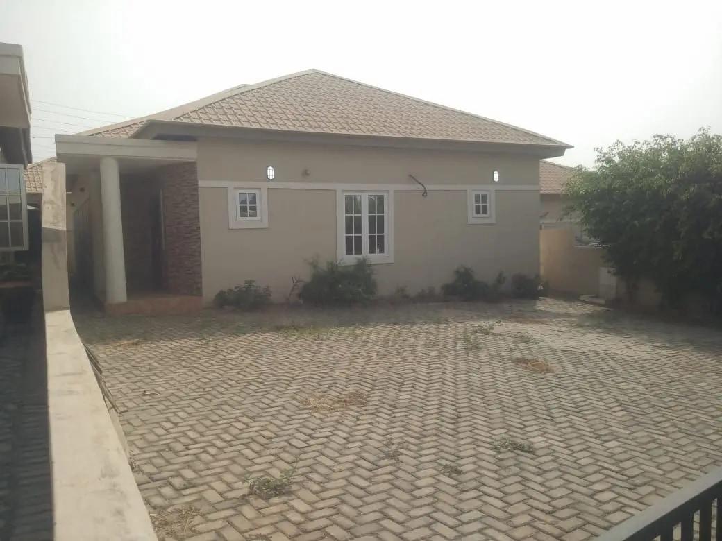 3bdrm House in Dome, Parakuo Estate for sale - 3 bedroom House in Greater Accra, Dome, Parakuo Estate - Sale