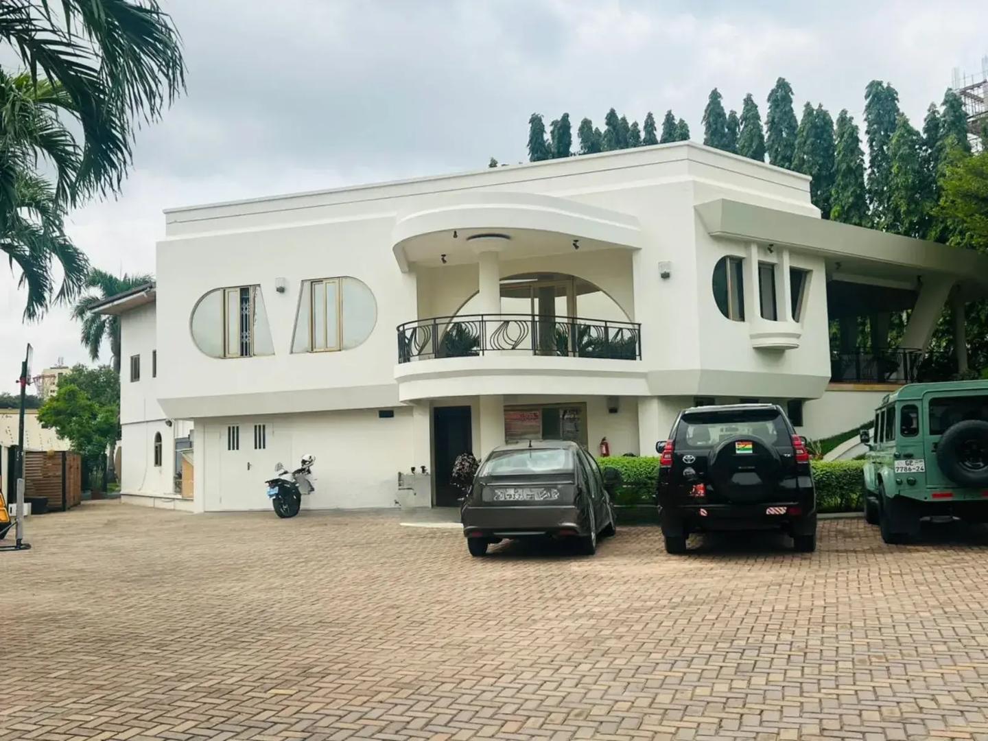 Furnished 4bdrm House in Seekers Realty, US Embassy Area for rent - 4 bedroom House in Greater Accra, Cantonments, US Embassy Area - Rent