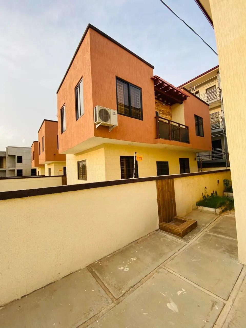 2bdrm Duplex in Achimota Mall, Ola Achool Area for rent - 2 bedroom Commercial in Greater Accra, Tantra Hills, Ola Achool Area - Rent