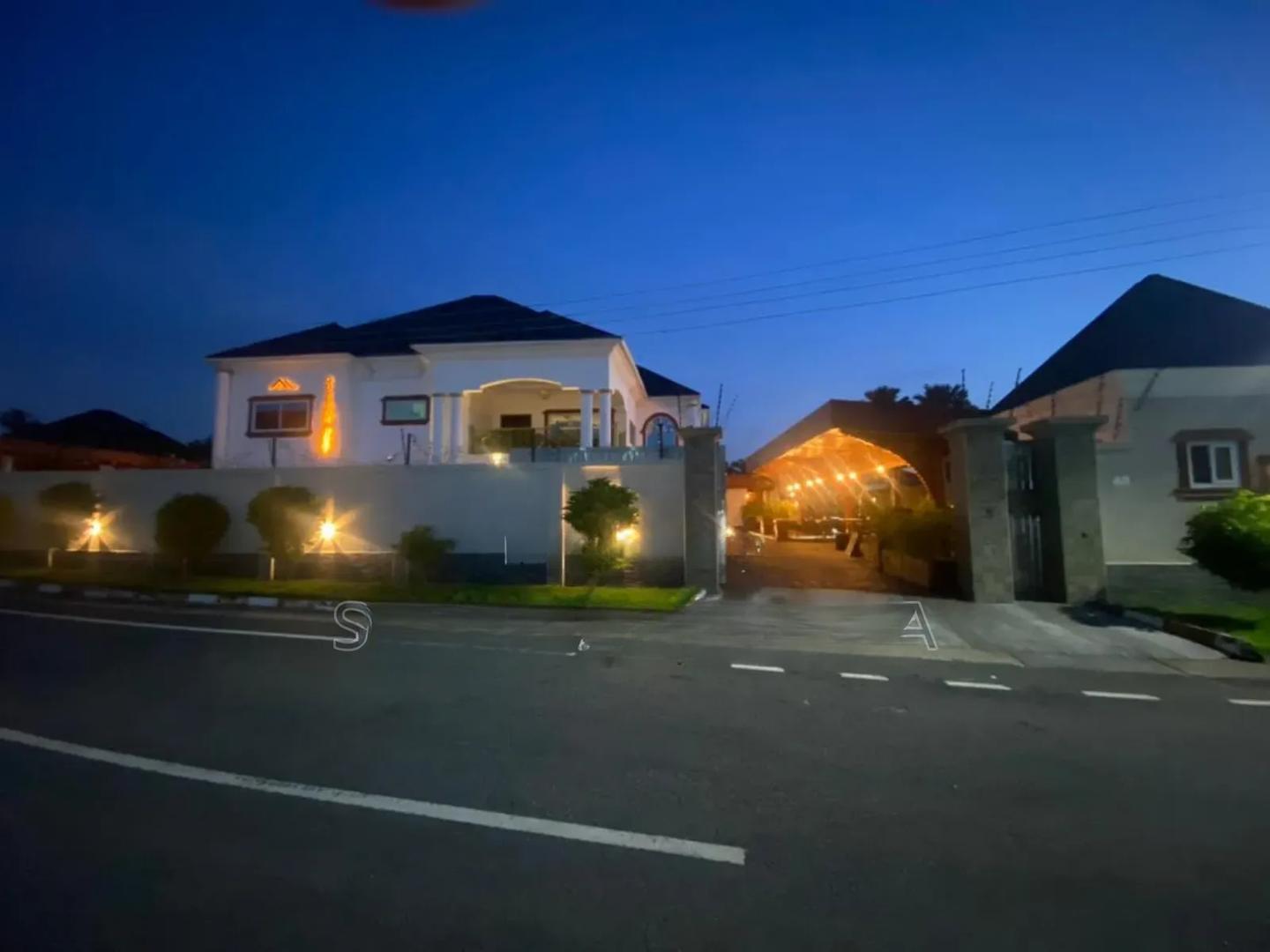 Furnished 8bdrm House in North Legon Atomic for sale - 8 bedroom House in Greater Accra, North Legon - Sale