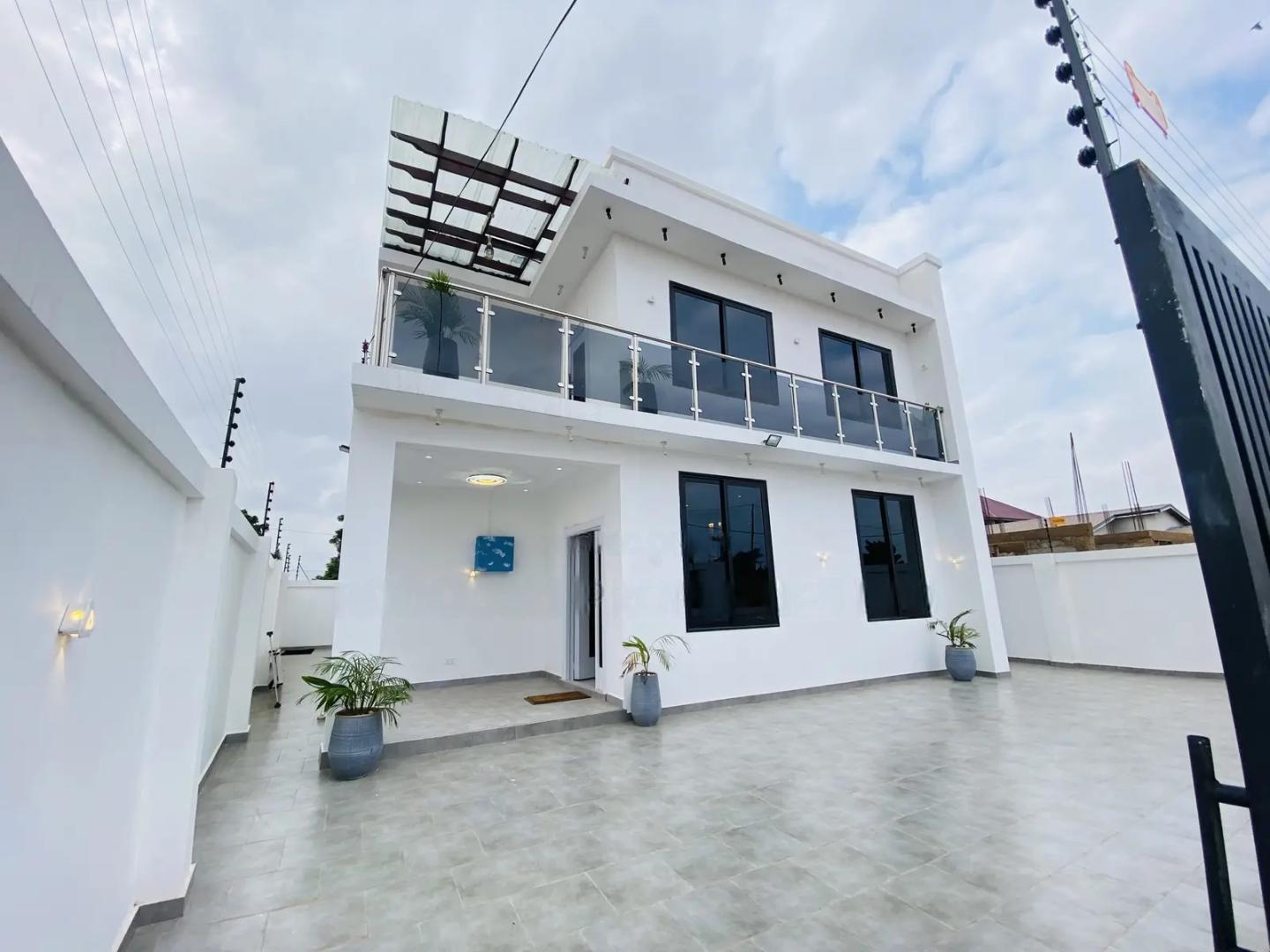 3bdrm House in Adenta Housing for sale - 3 bedroom House in Greater Accra, Adentan - Sale