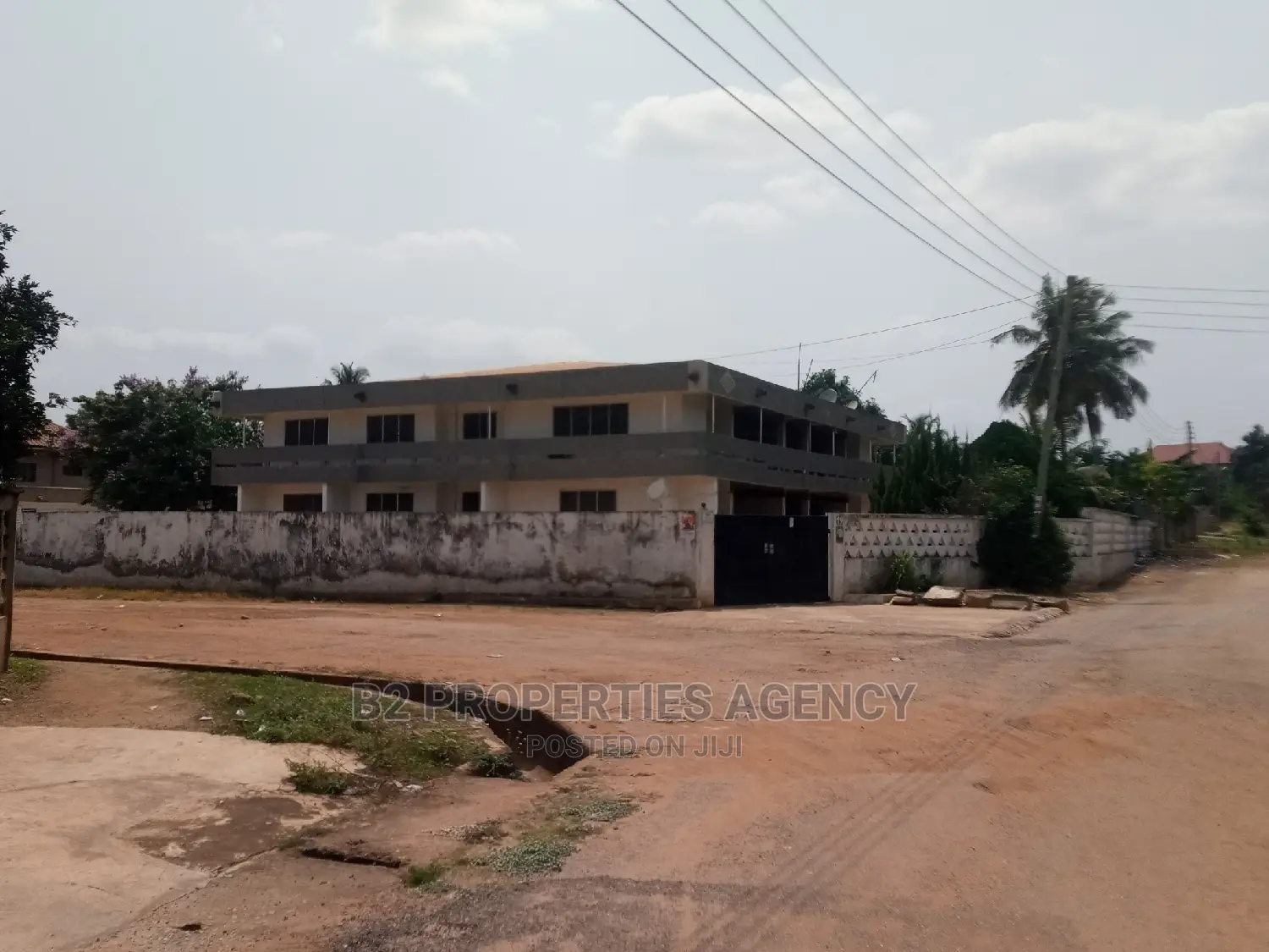 16 Bedroom House for Sale - 16 bedroom Commercial in Ashanti, Kumasi Metropolitan - Sale
