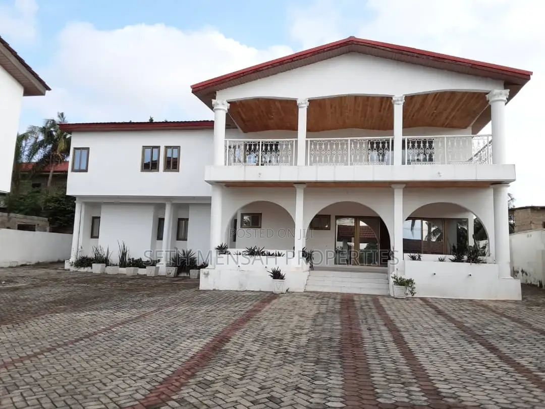 East Legon - Commercial in Greater Accra, East Legon, Boundary Road Area - Sale
