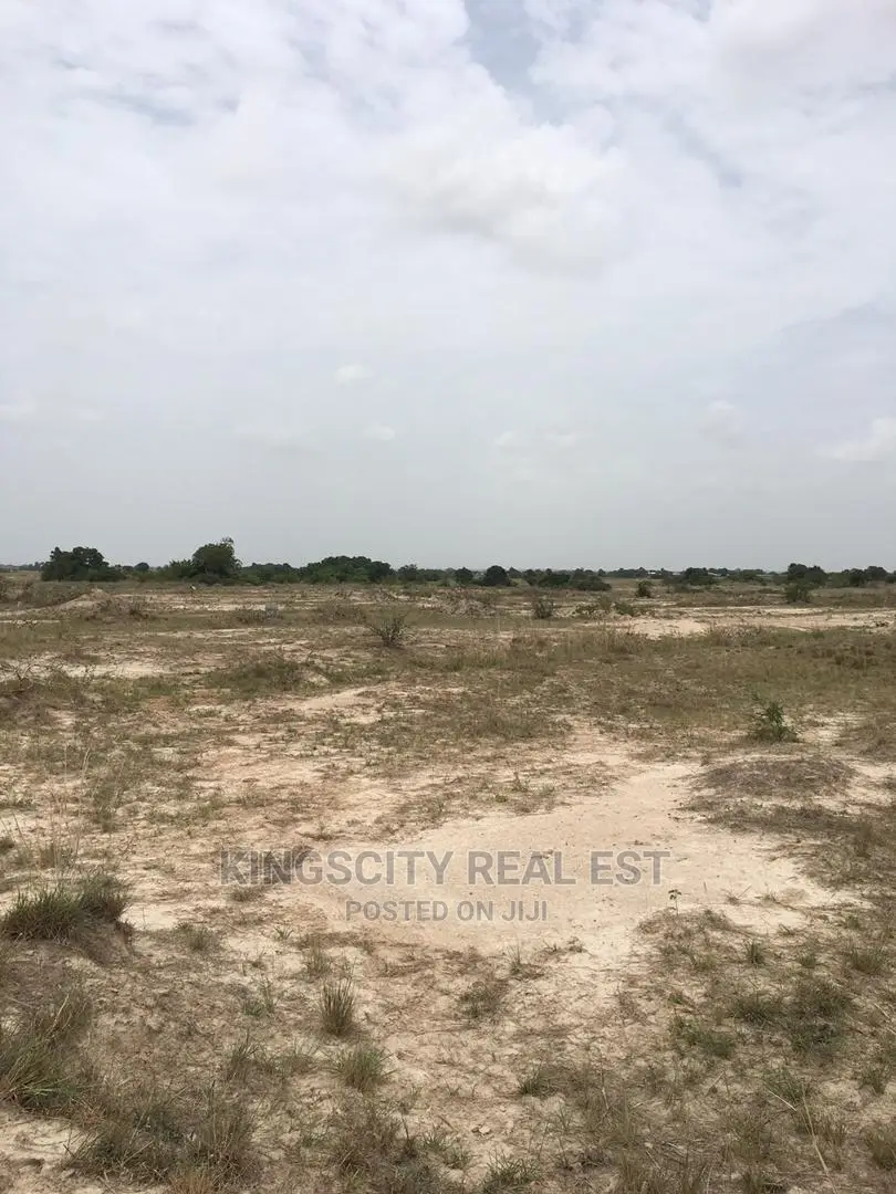 Buy a Plot in High-End Residence in Gated Community - Land in Greater Accra, Tema Metropolitan - Sale