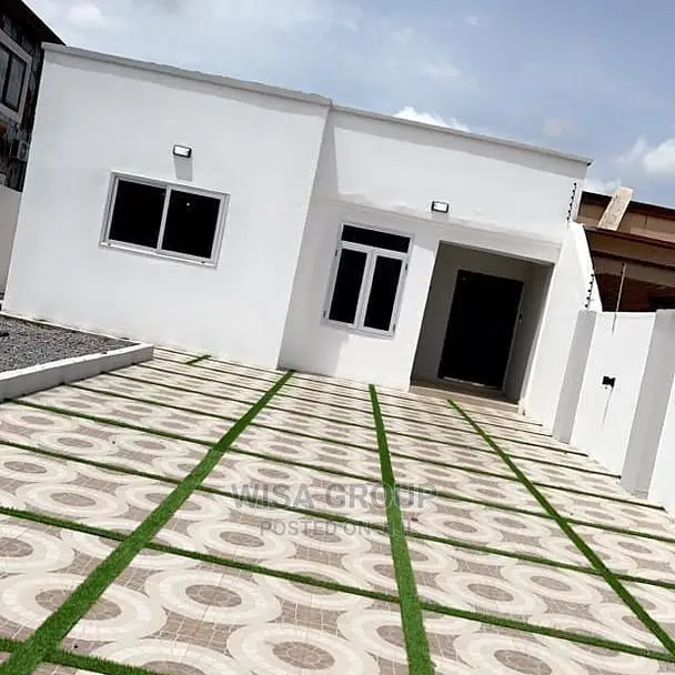 3 Bedroom House for Sale - 3 bedroom Commercial in Greater Accra, Accra Metropolitan - Sale