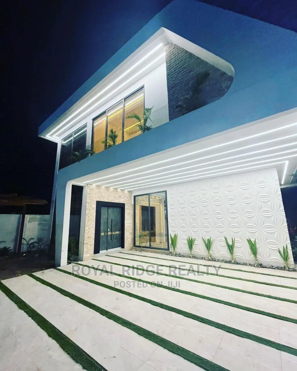4 Bedroom Townhouse in Achimota, Accra Metropolitan for Sale - House in Greater Accra, Accra Metropolitan - Sale
