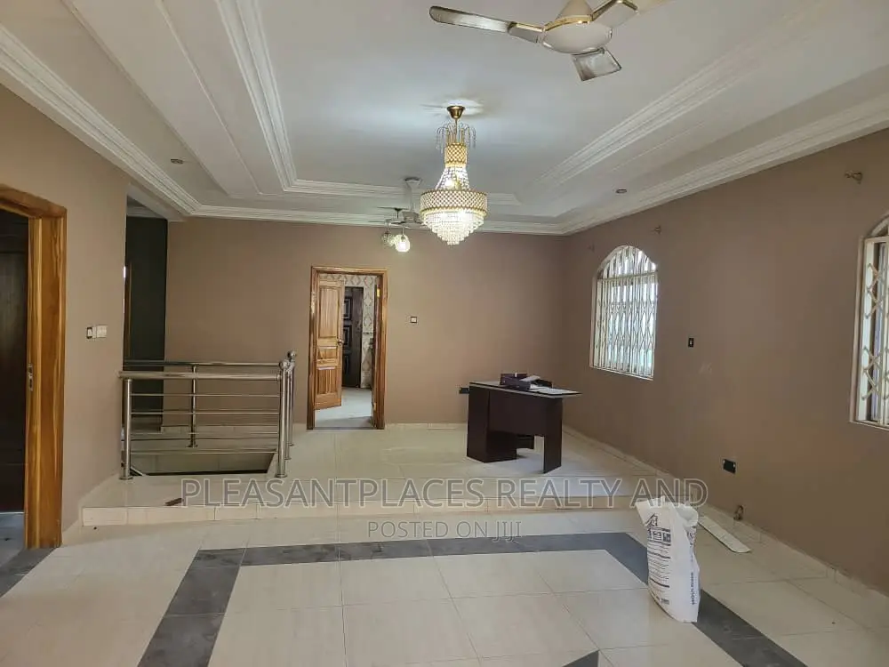 4bdrm House in Pleasantplaces, Ashomang Estate for rent - 4 bedroom House in Greater Accra, Ashomang Estate - Rent