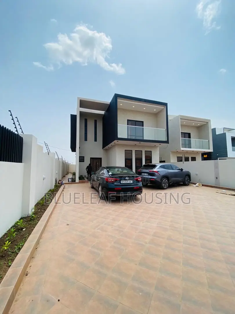 5bdrm Duplex in Lake Side Estate for sale - 5 bedroom House in Greater Accra, Ashaley Botwe, Lake Side Estate - Sale