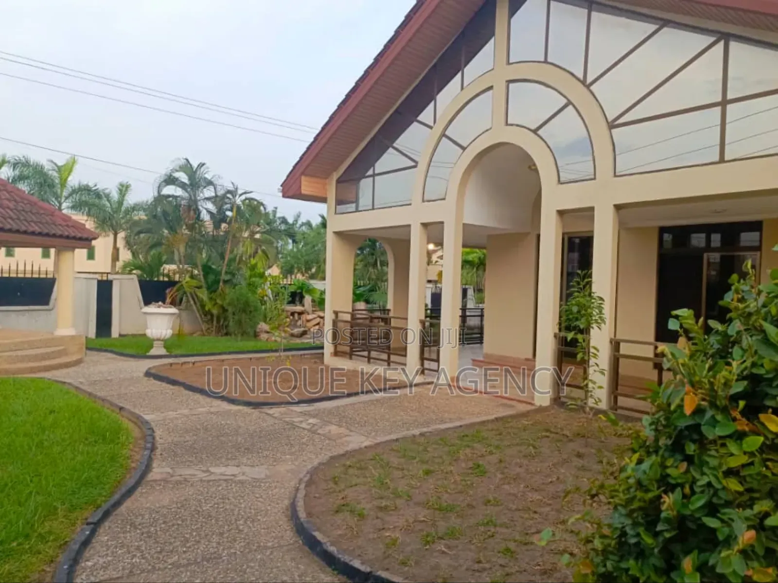 Office at East Legon to Let - Commercial in Greater Accra, East Legon - Rent