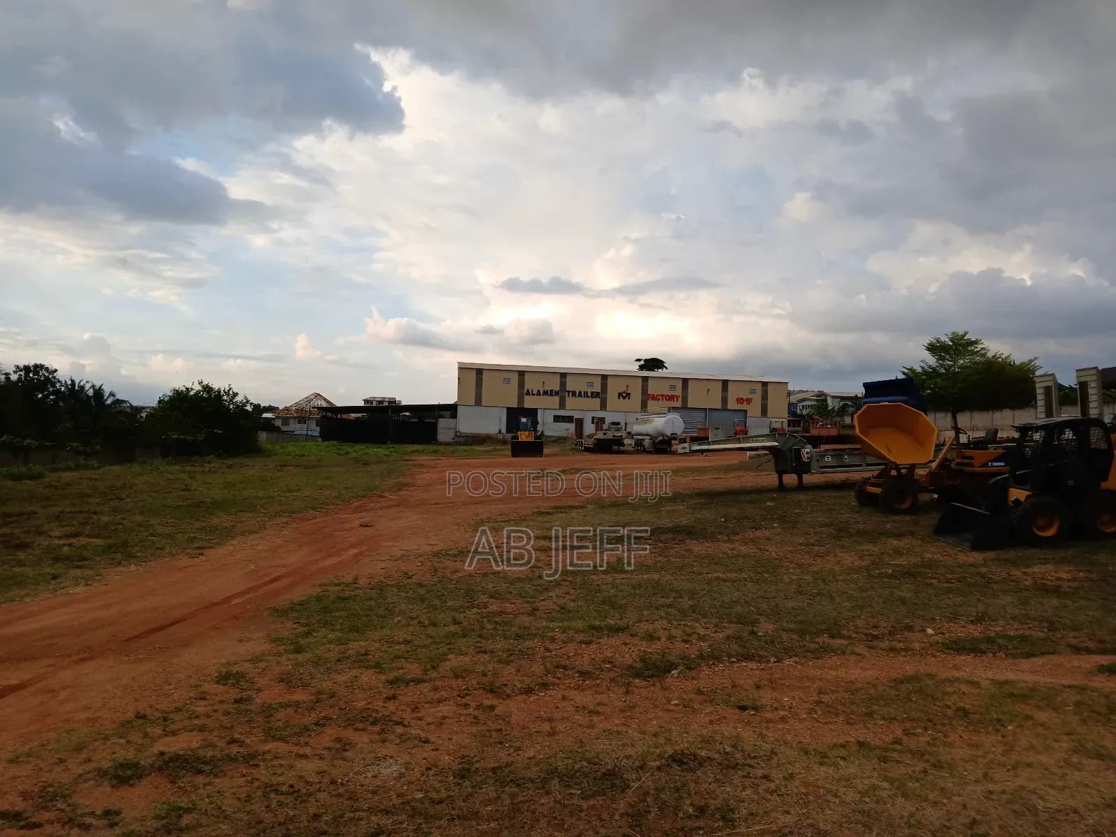 Big Warehouse + 4 Arcs of Land at Road Side - Commercial in Ashanti, Kumasi Metropolitan - Sale