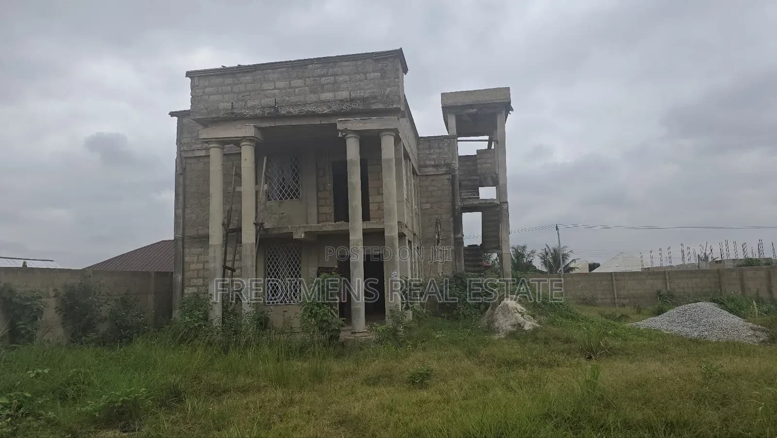 5bdrm House in Fredimens Real, Kumasi Metropolitan for sale - 5 bedroom House in Ashanti, Kumasi Metropolitan - Sale
