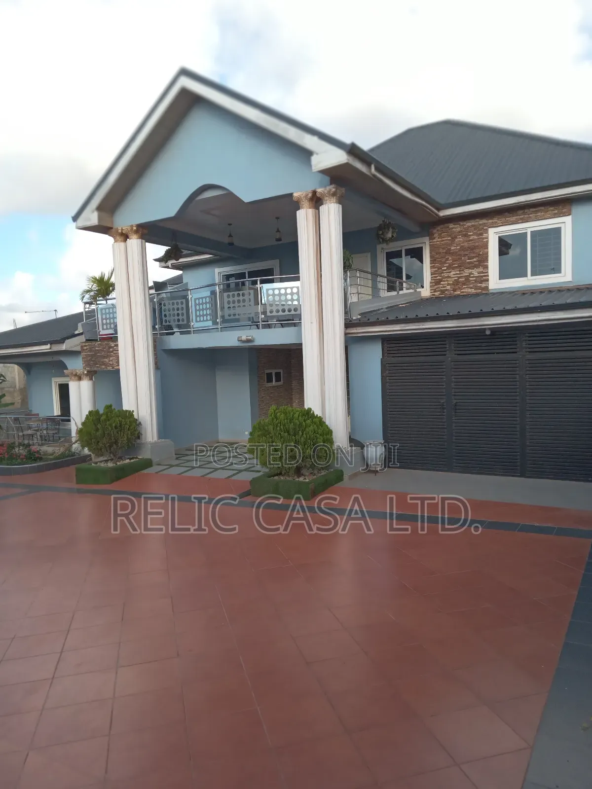 6bdrm House in 6 Beed Rooms for sale - 6 bedroom House in Greater Accra, Weija, West Hills Mall Area - Sale