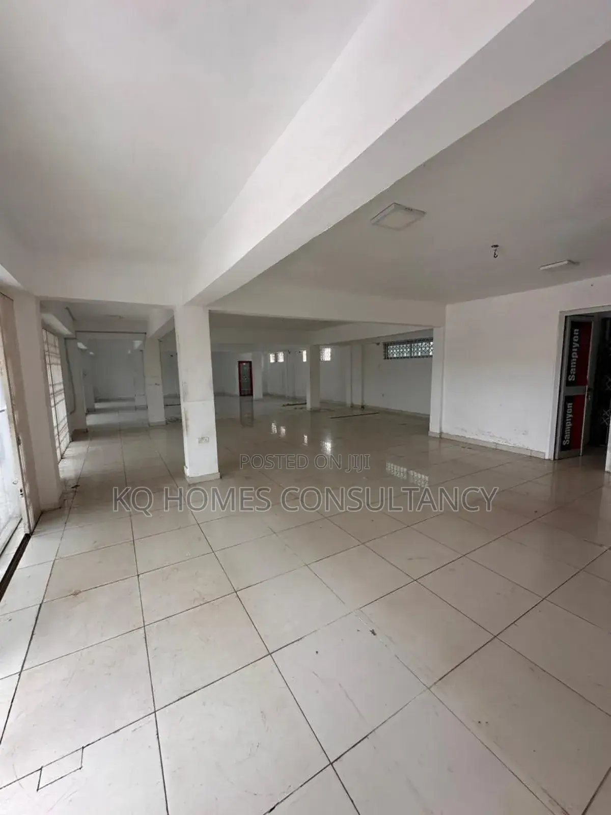 Office Space for Rent at North Industrial Area - Commercial in Greater Accra, North Industrial Area - Rent